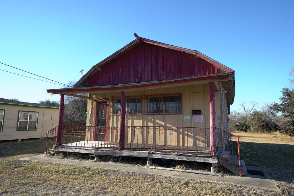 Beeville, TX 78102,612 W Corpus Christi ST