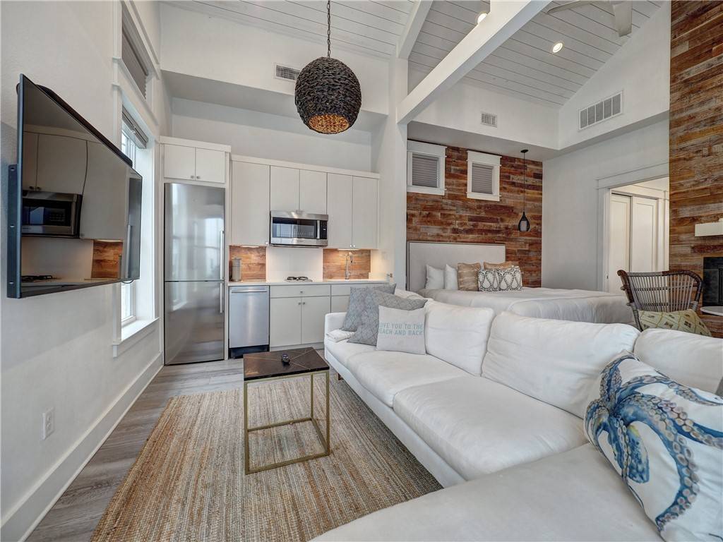 Port Aransas, TX 78373,600 Center N #2