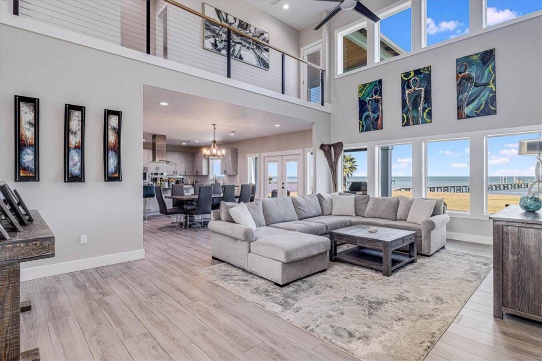 Rockport, TX 78382,4105 FM 1781