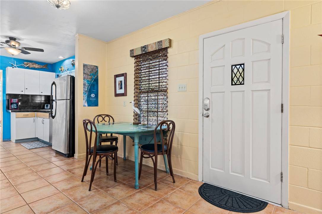 Rockport, TX 78382,108 Timber Lane Loop