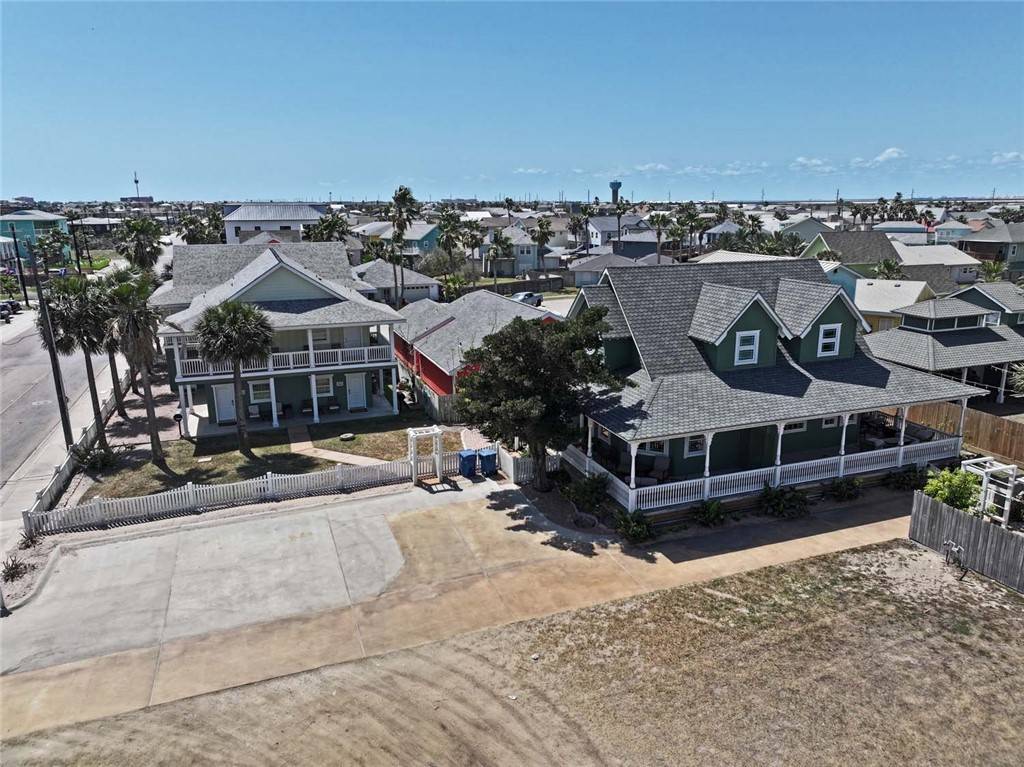 Port Aransas, TX 78373,802 S Eleventh