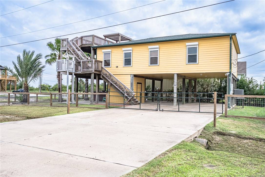 Rockport, TX 78382,1103 S Magnolia ST
