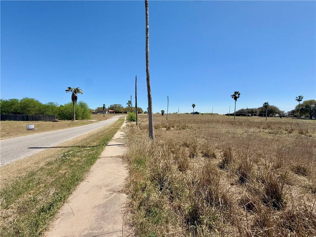 Mathis, TX 78368,24549 La Ponderosa Dr.
