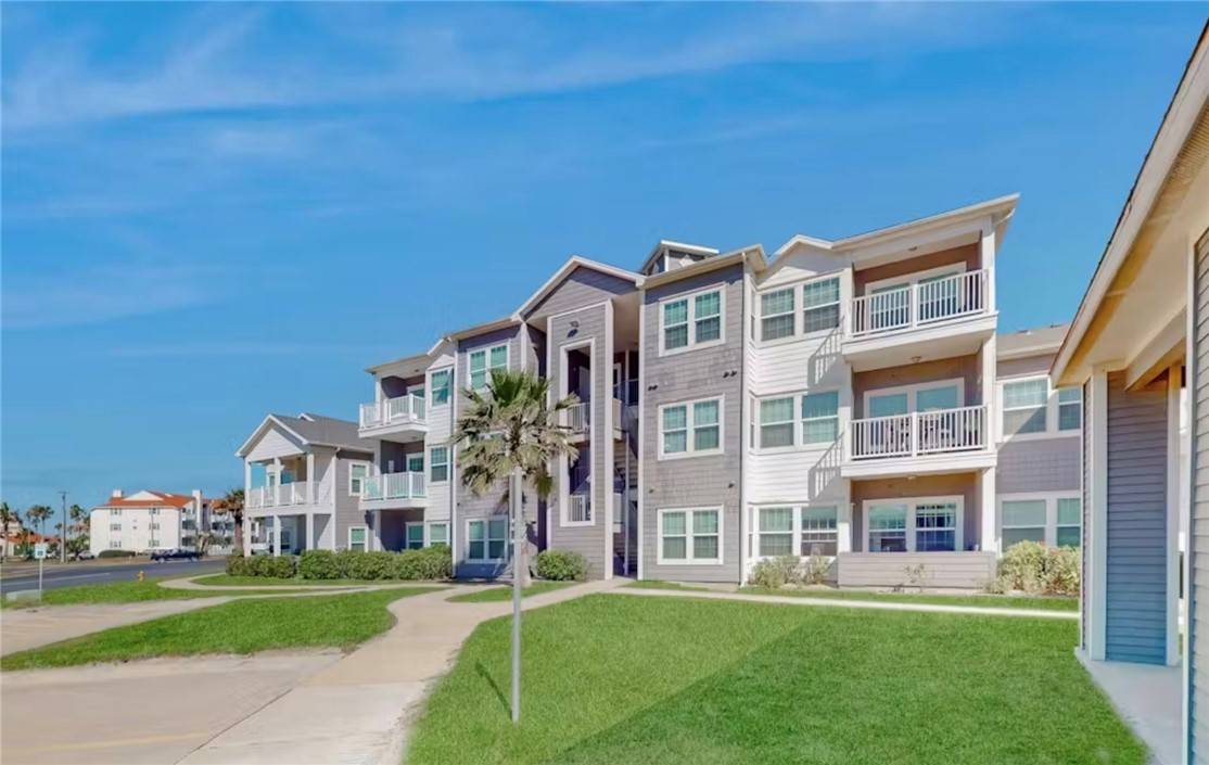 Corpus Christi, TX 78418,14802 Whitecap Blvd 3-204