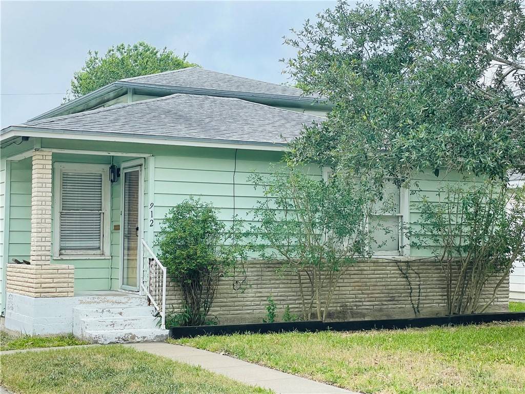 Sinton, TX 78387,912 E Fulton ST