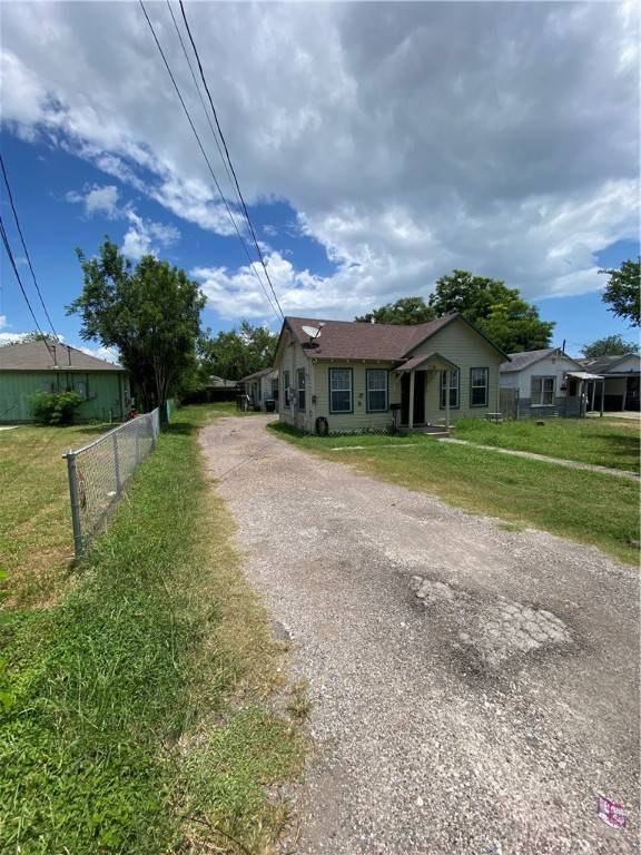 Corpus Christi, TX 78415,238 Watson ST #B