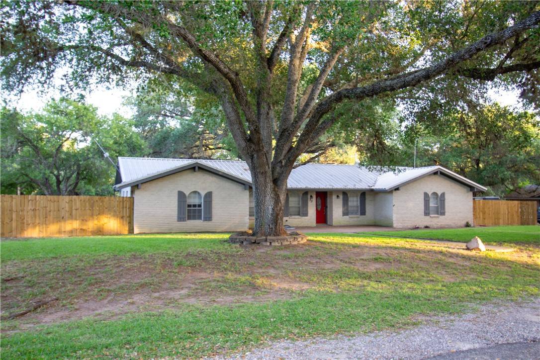 Beeville, TX 78102,33 Encino Loma