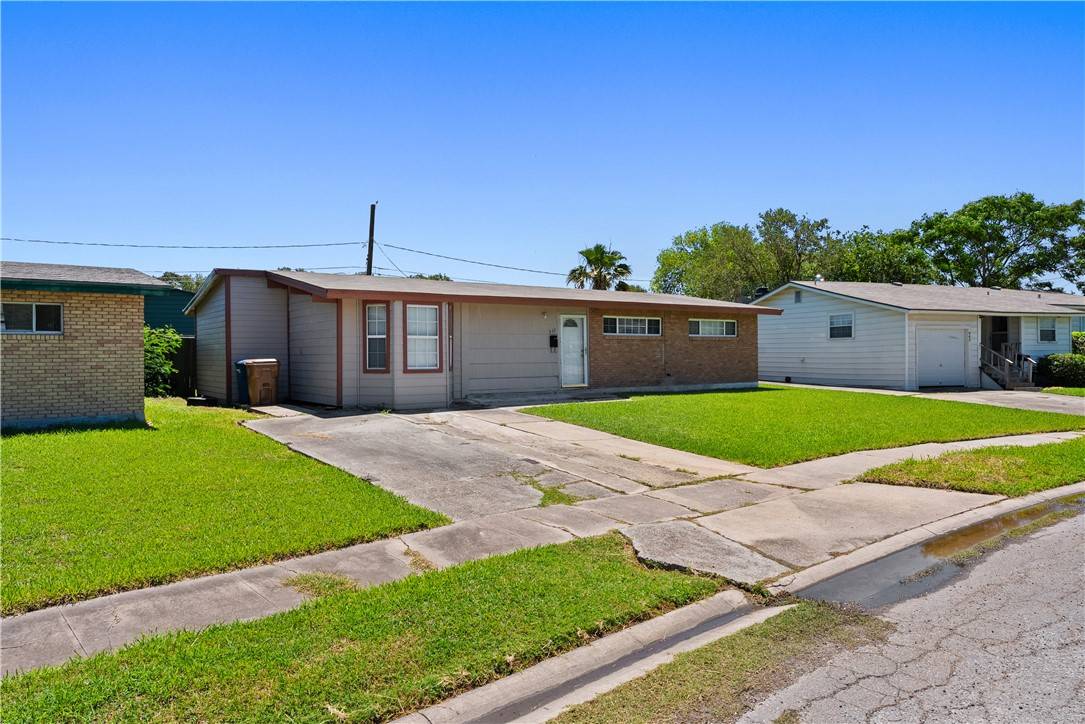 Corpus Christi, TX 78412,938 Woodlawn DR