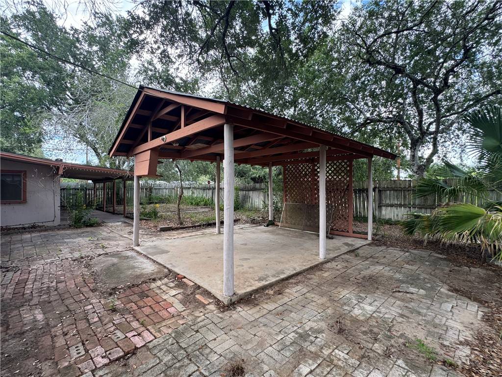 Falfurrias, TX 78355,409 Taylor RD