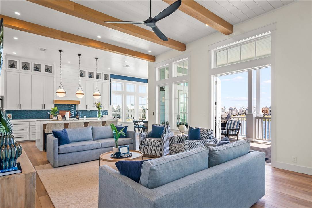 Port Aransas, TX 78373,304 Sunnyside LN
