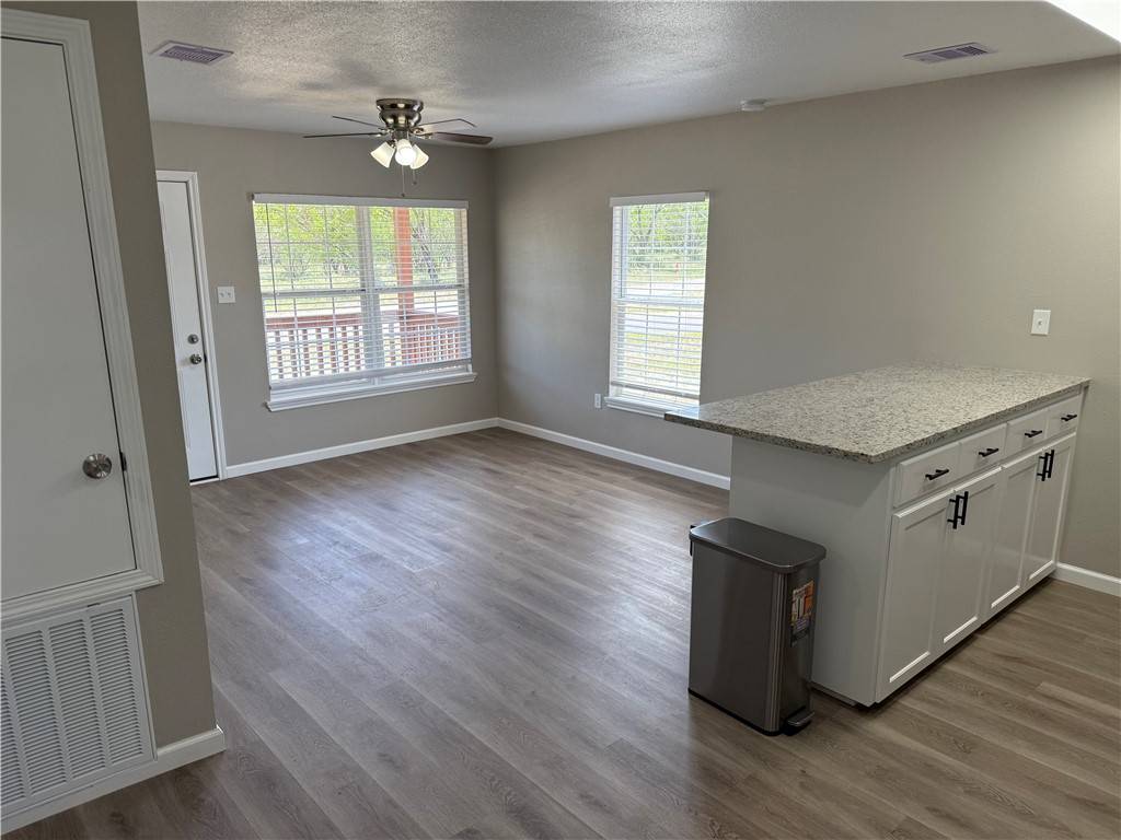 Three Rivers, TX 78071,512 Wheeler
