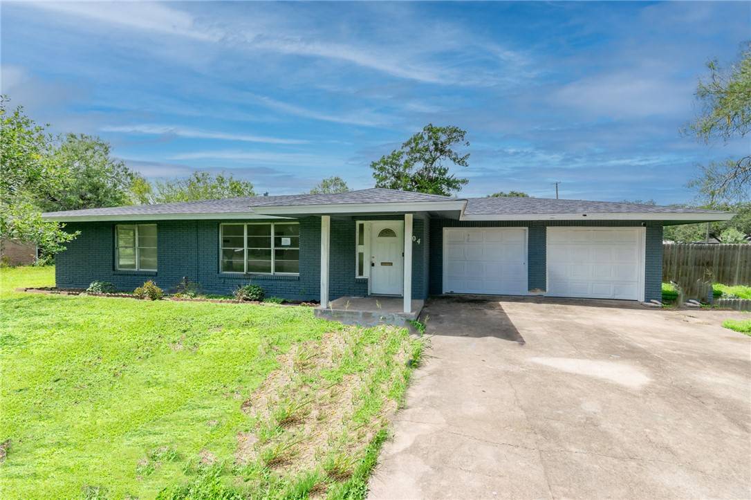 Bishop, TX 78343,704 E Henderson ST