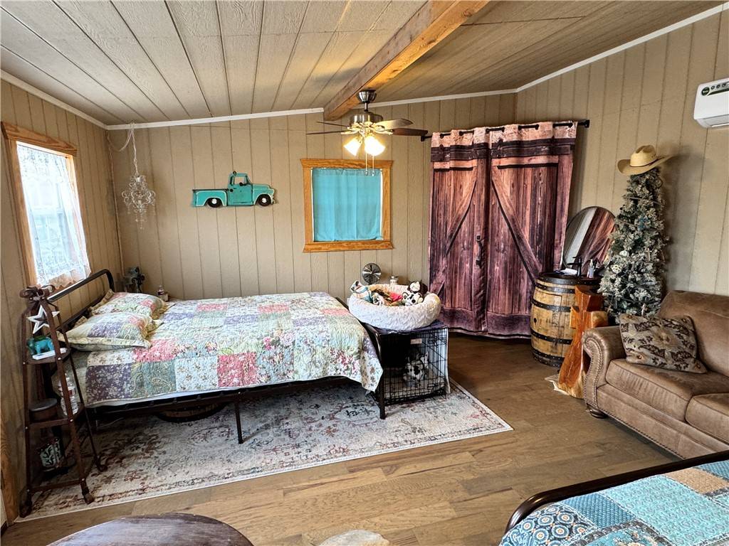 George West, TX 78022,1616 Middle RD