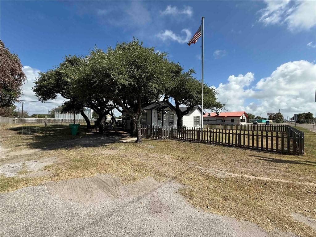 Aransas Pass, TX 78336,502 N Commercial ST