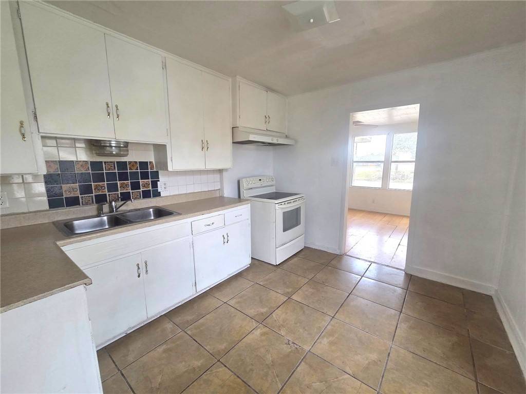Kingsville, TX 78363,901 E Yoakum AVE