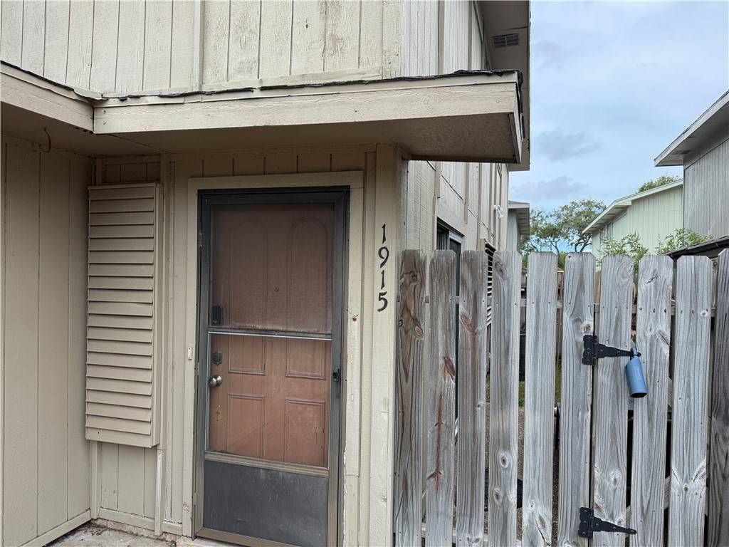 Corpus Christi, TX 78412,1915 Hidden WAY