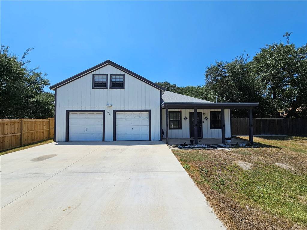 Rockport, TX 78382,527 Steart ST