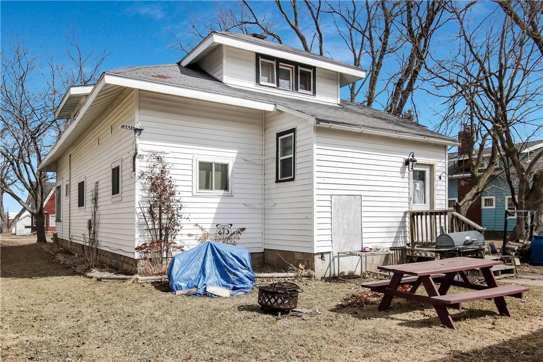 Almena, WI 54805,128 Lulu AVE E #1