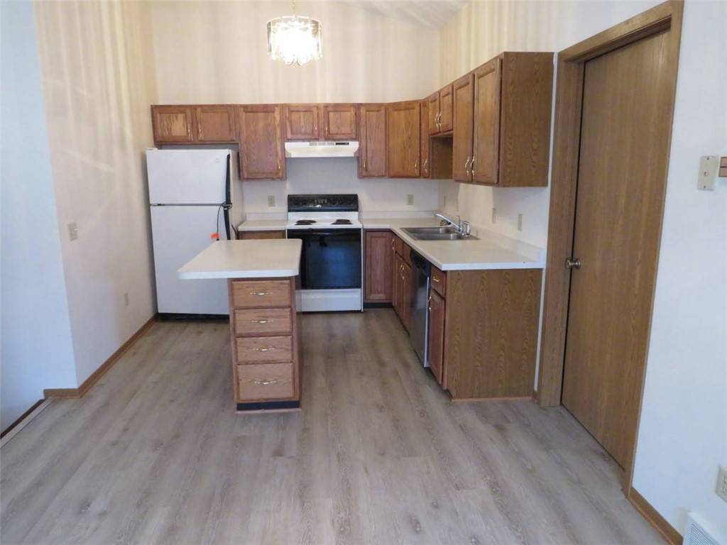 Eau Claire, WI 54701,5671 Gables DR #3