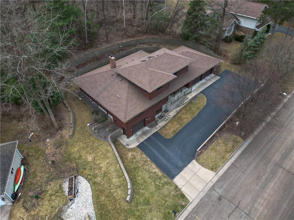 Eau Claire, WI 54701,2207 Walnut Ridge DR