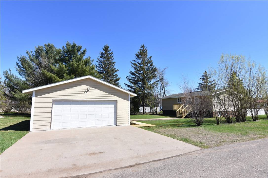 Chetek, WI 54728,718 Center ST