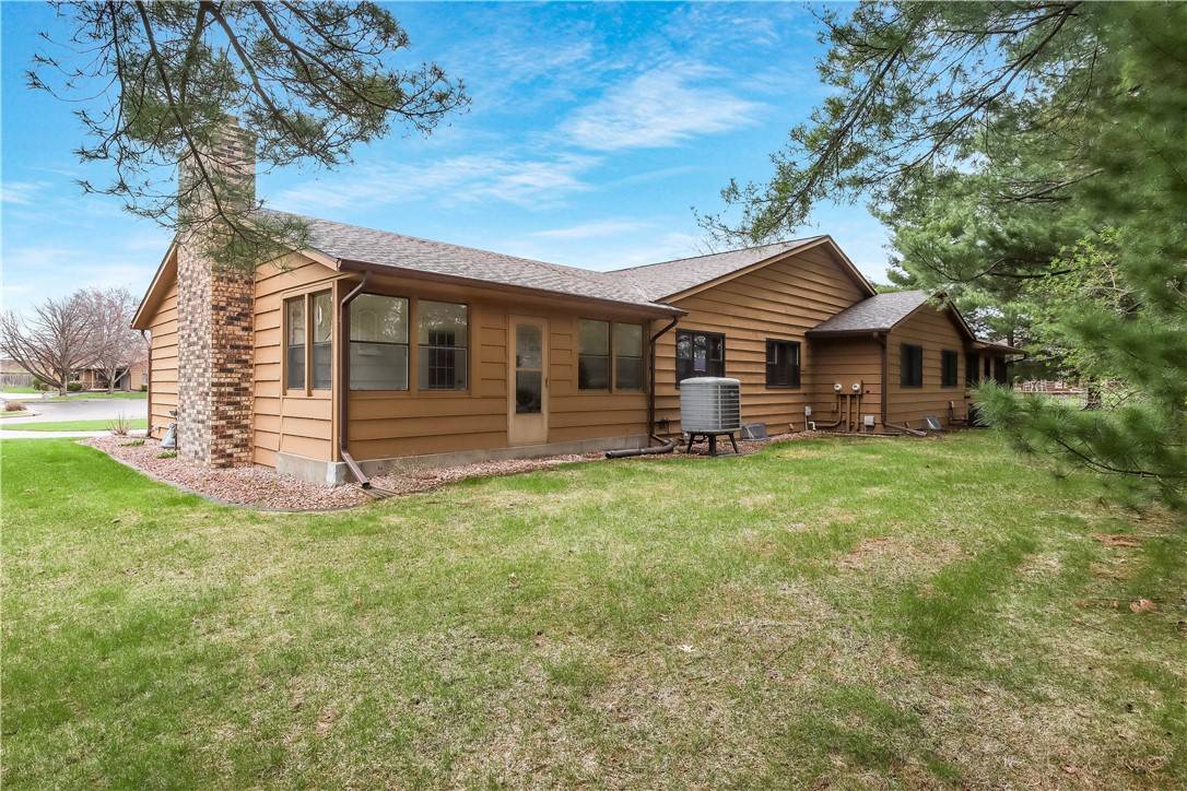 Eau Claire, WI 54701,3375 Southgate CT