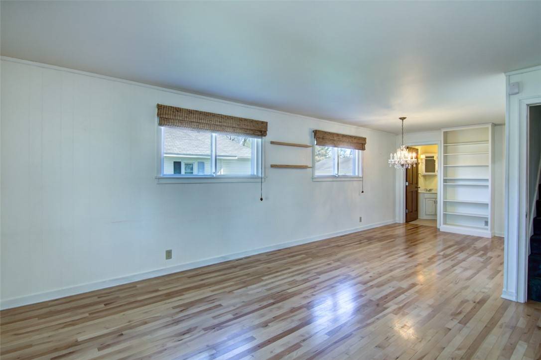 Eau Claire, WI 54703,1227 Barron ST