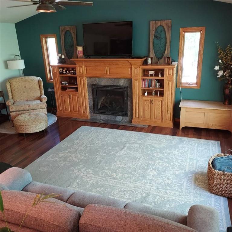 Star Prairie, WI 54026,303 185th ST