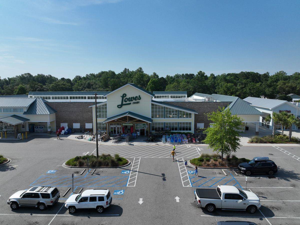 Pawleys Island, SC 29585,40 S Causeway DR