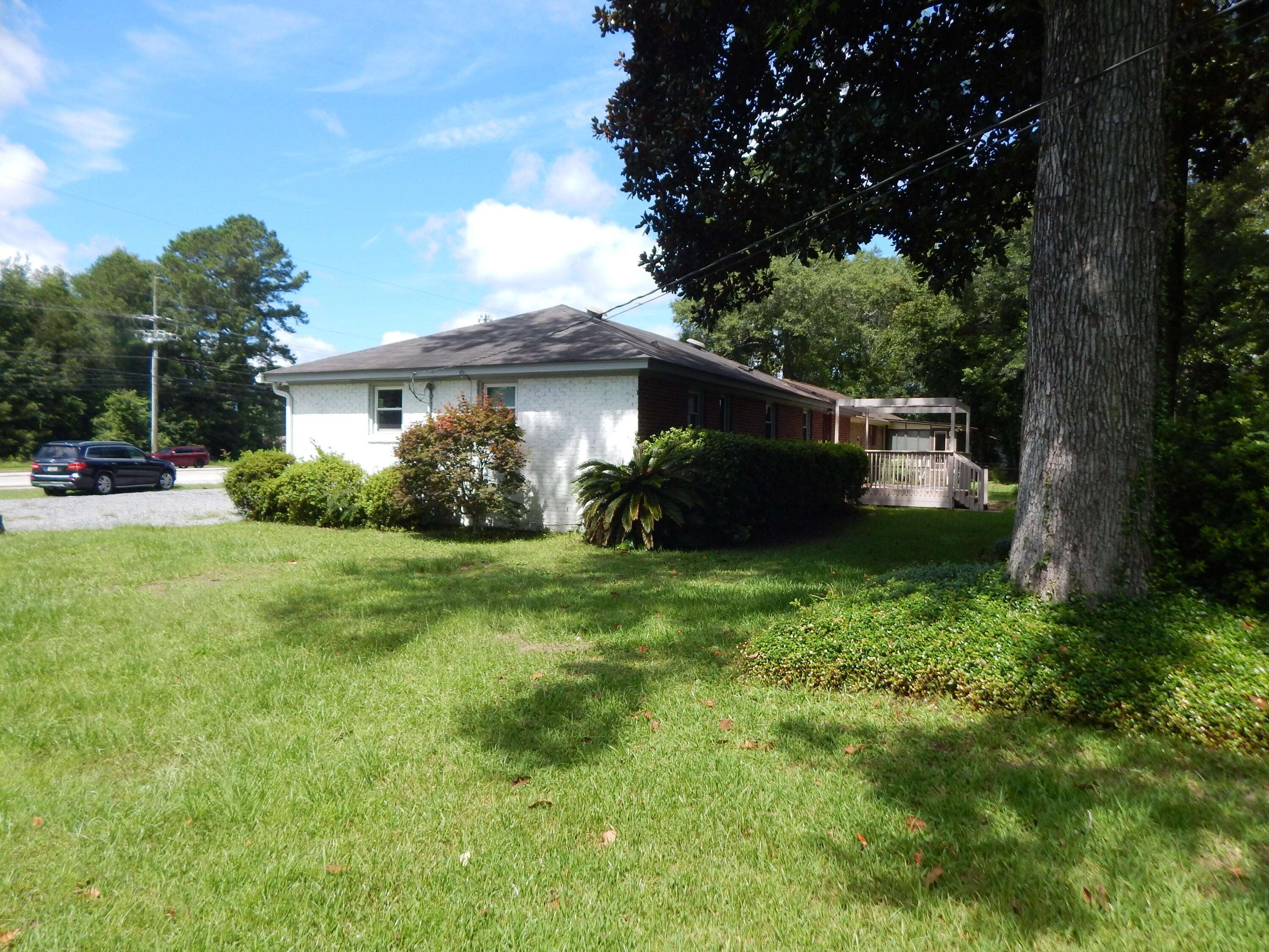 Summerville, SC 29485,10578 Dorchester RD