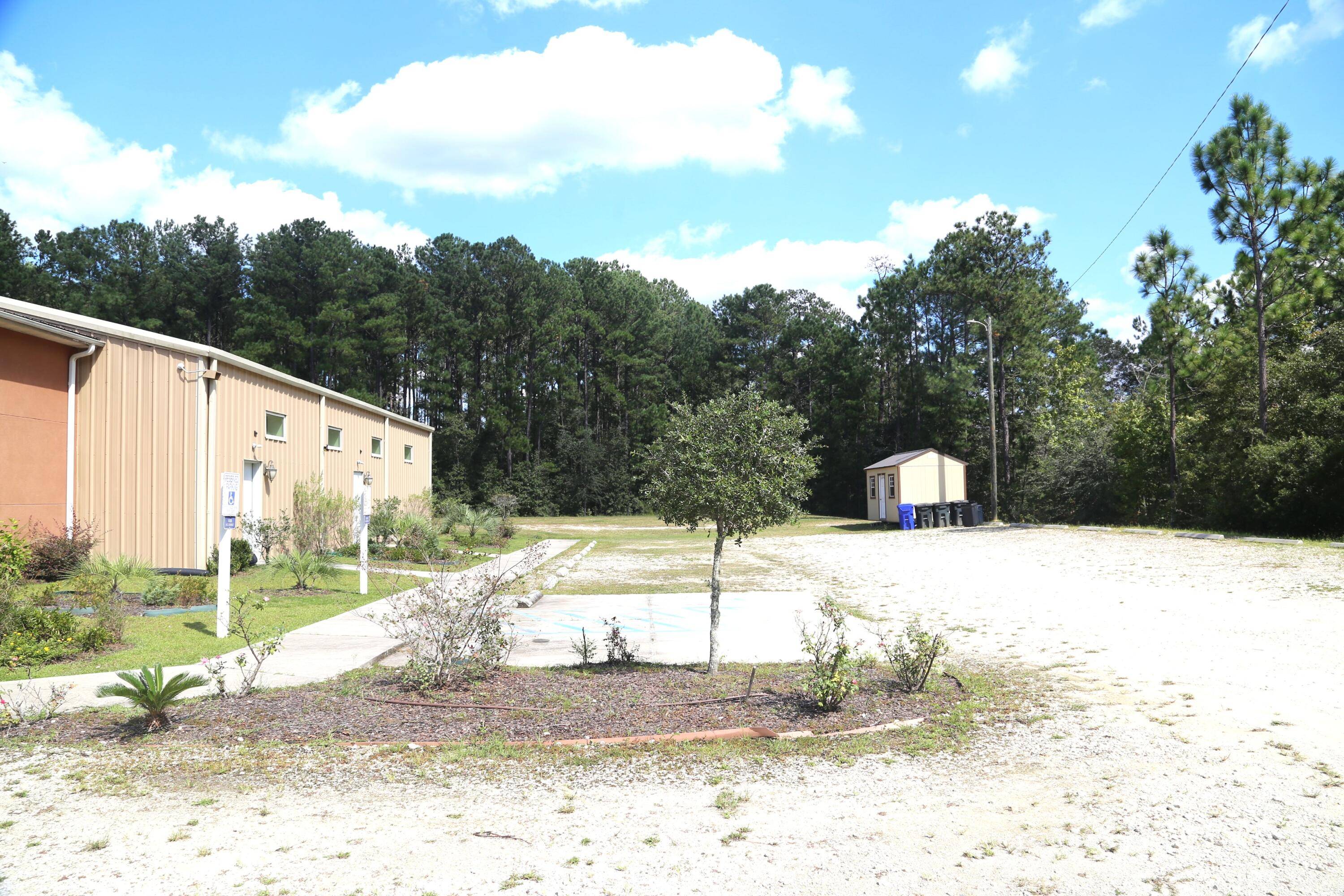 Huger, SC 29450,1762 Cainhoy RD