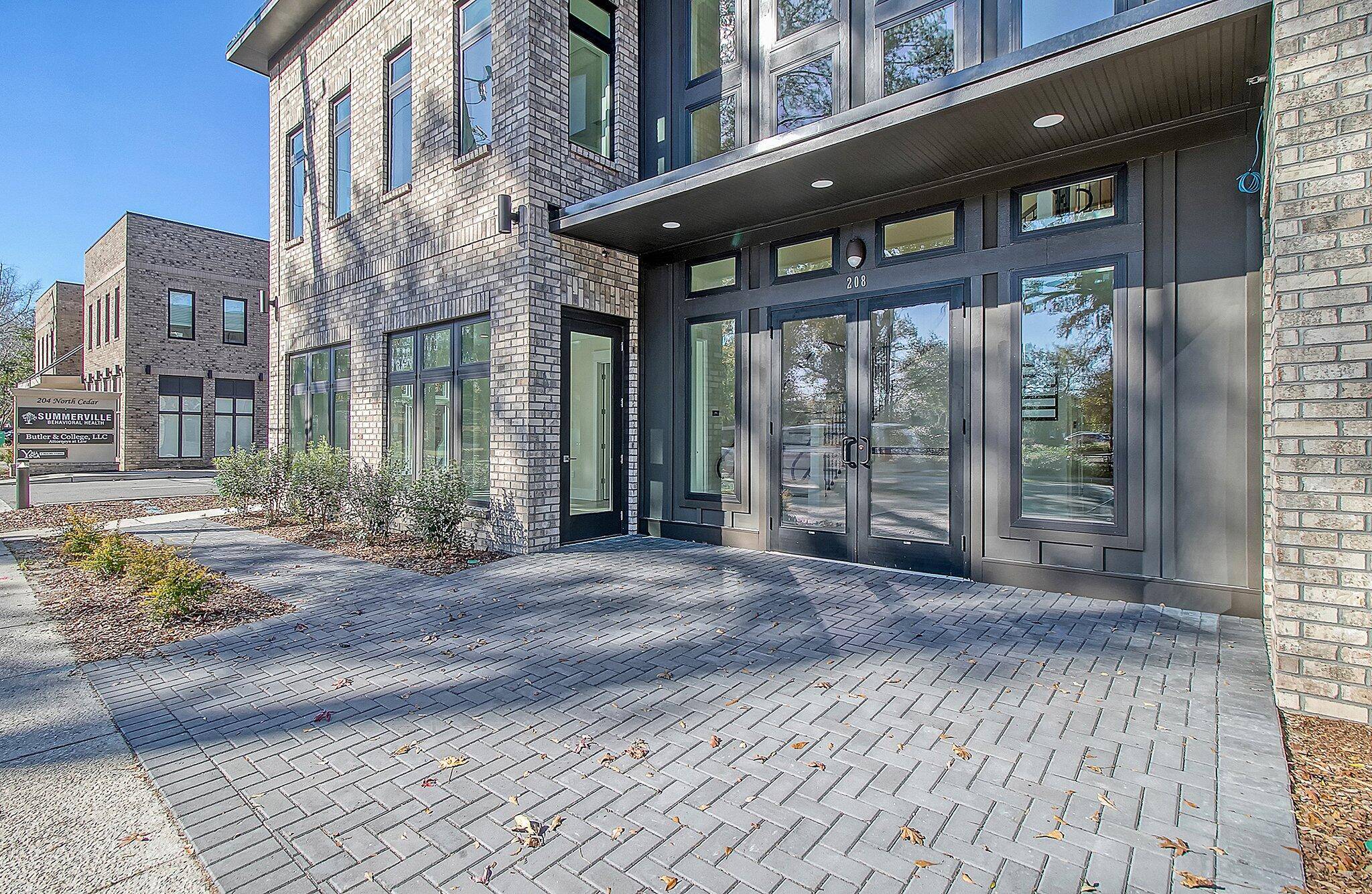 Summerville, SC 29483,208 N Cedar ST