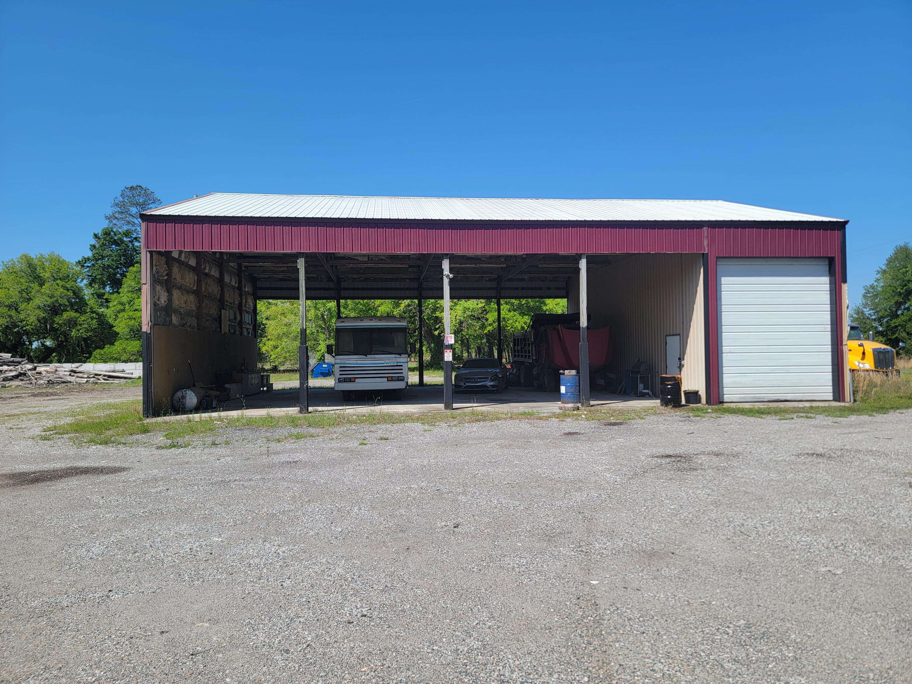 Ravenel, SC 29470,7117 Sc-165