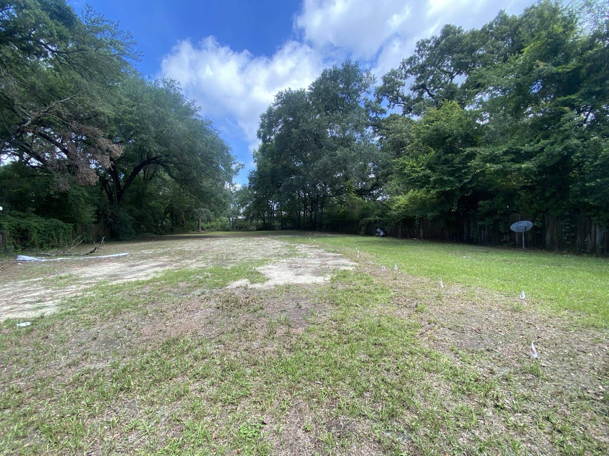 Summerville, SC 29483,618 Boone Hill RD