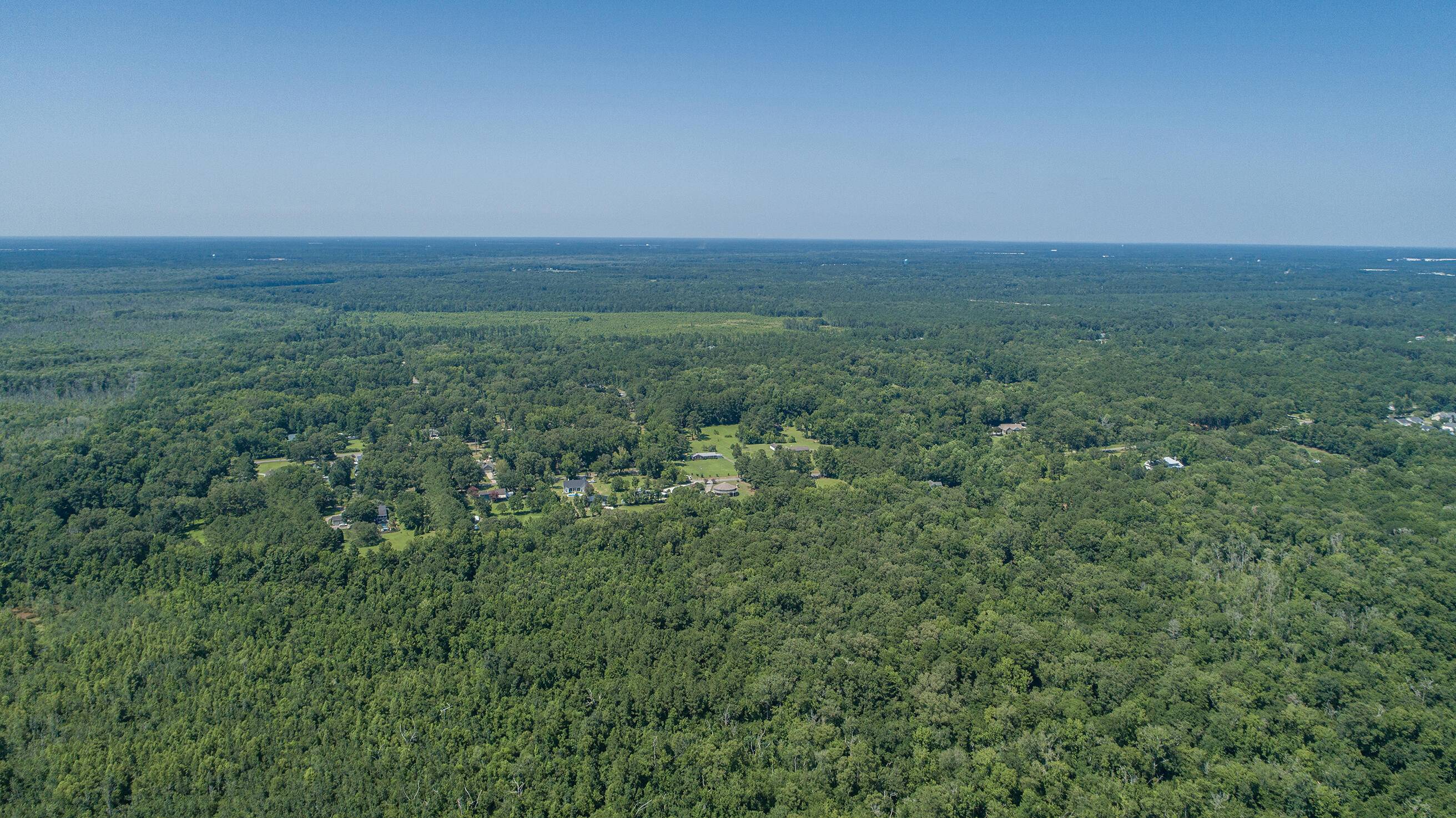 Summerville, SC 29483,395 Summerset LN