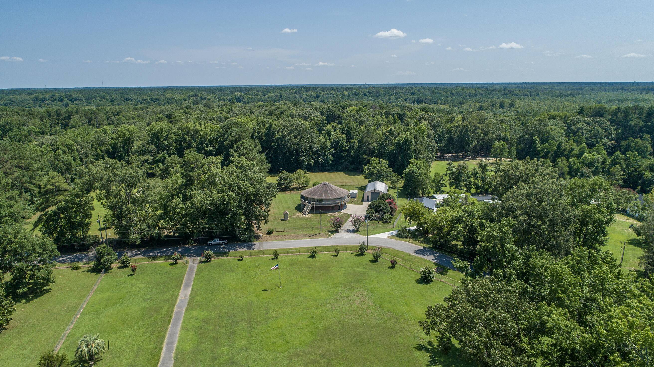 Summerville, SC 29483,395 Summerset LN