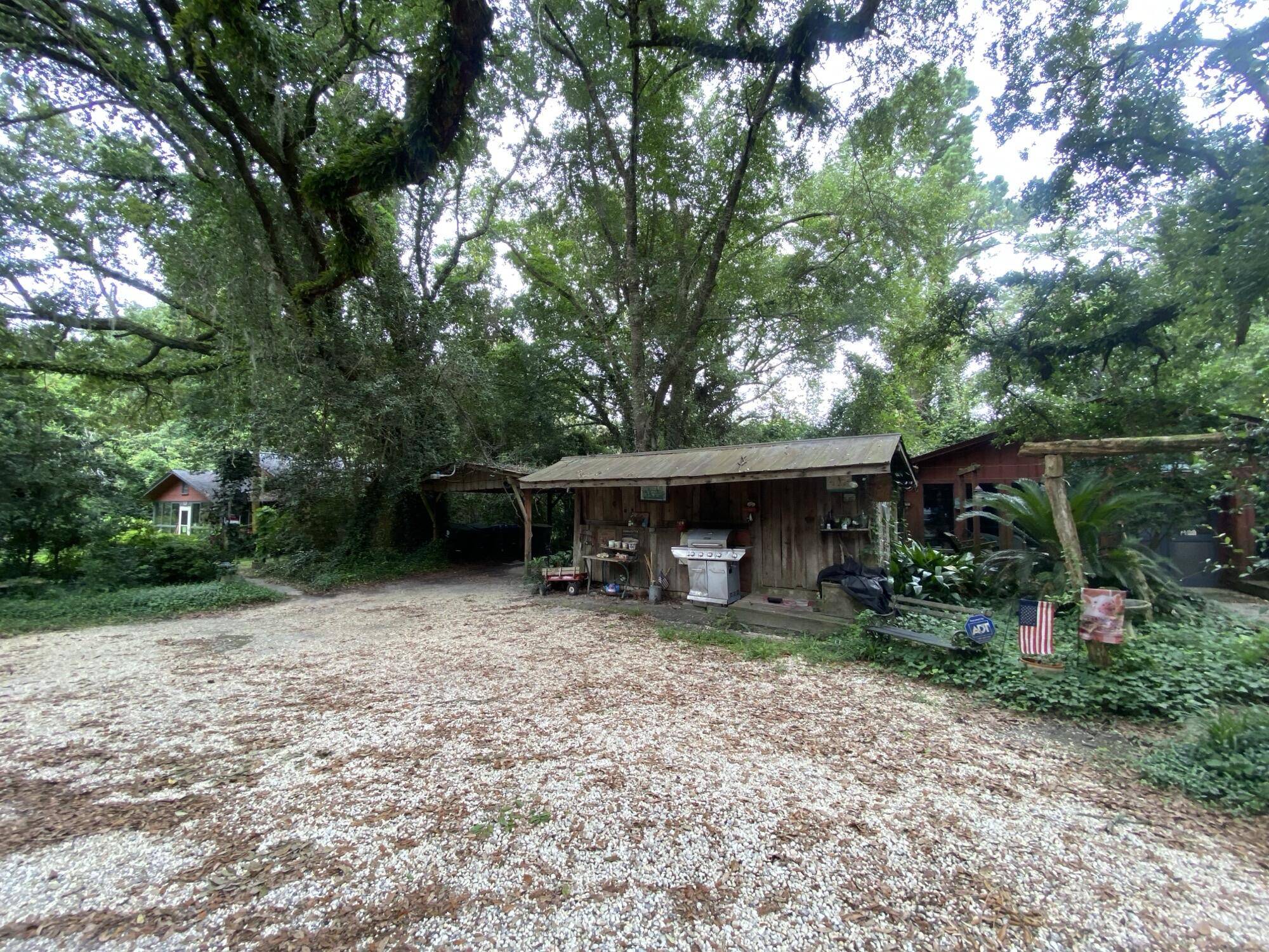 Summerville, SC 29483,306 E Doty AVE