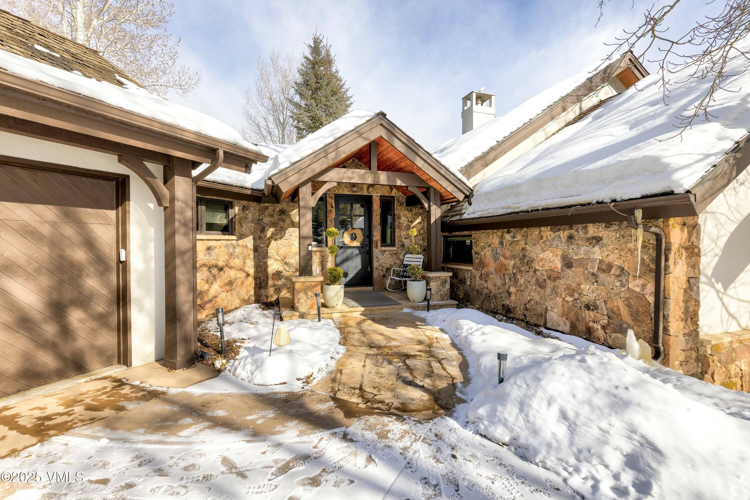 Edwards, CO 81632,121 Saddle DR