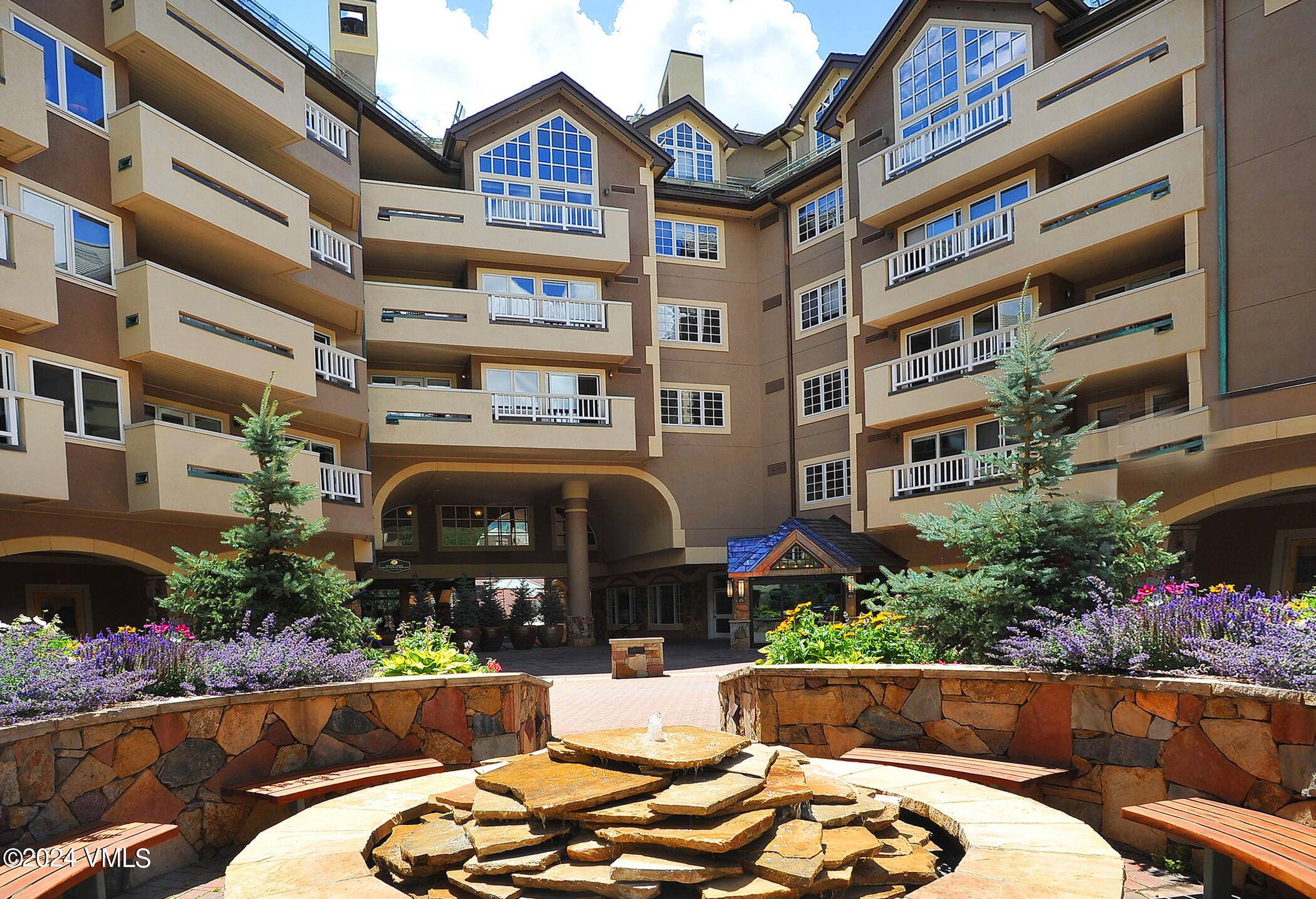 Beaver Creek, CO 81620,210 Offerson RD R-410-26