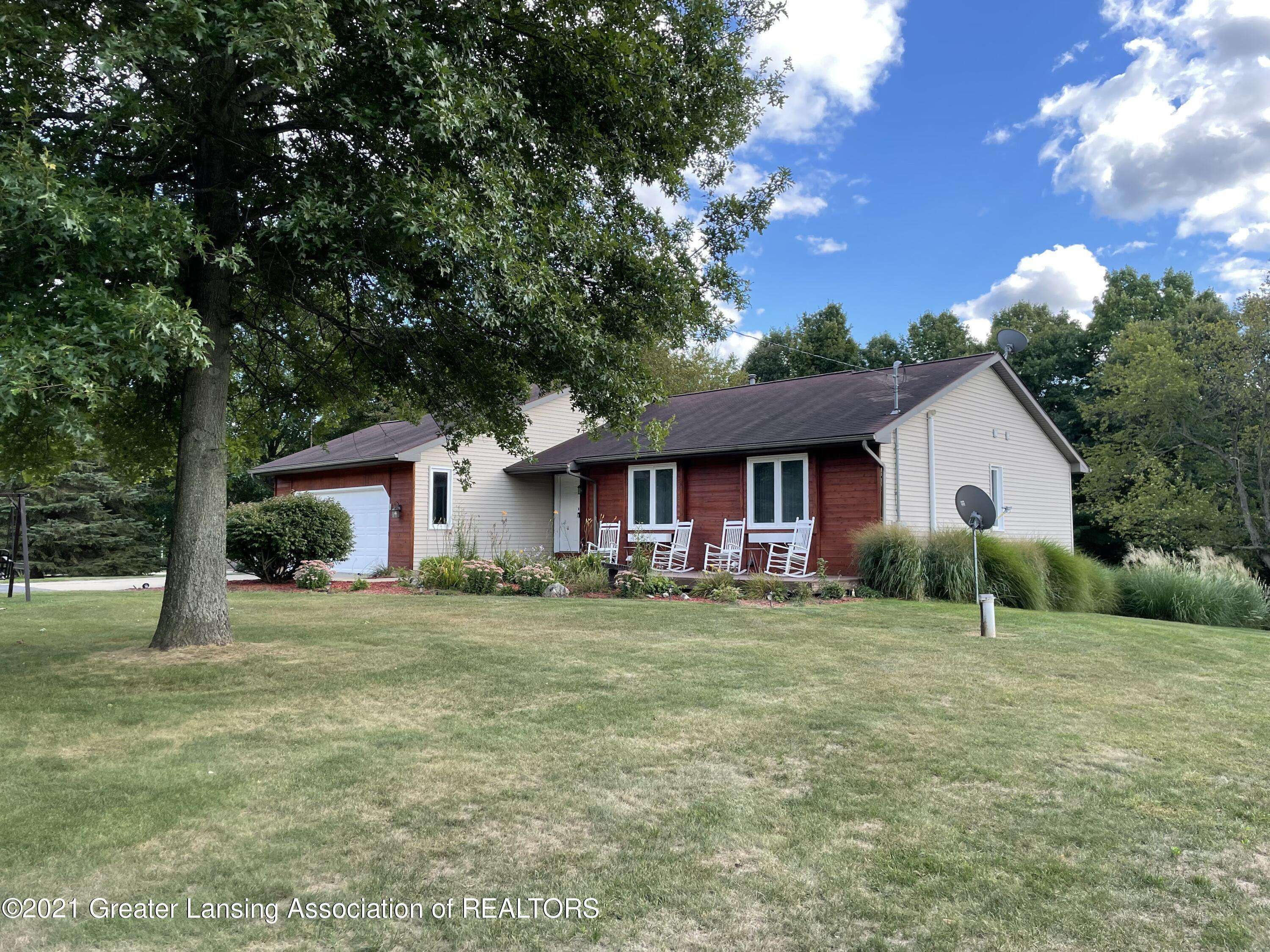 Eaton Rapids, MI 48827,9300 Meadow LN