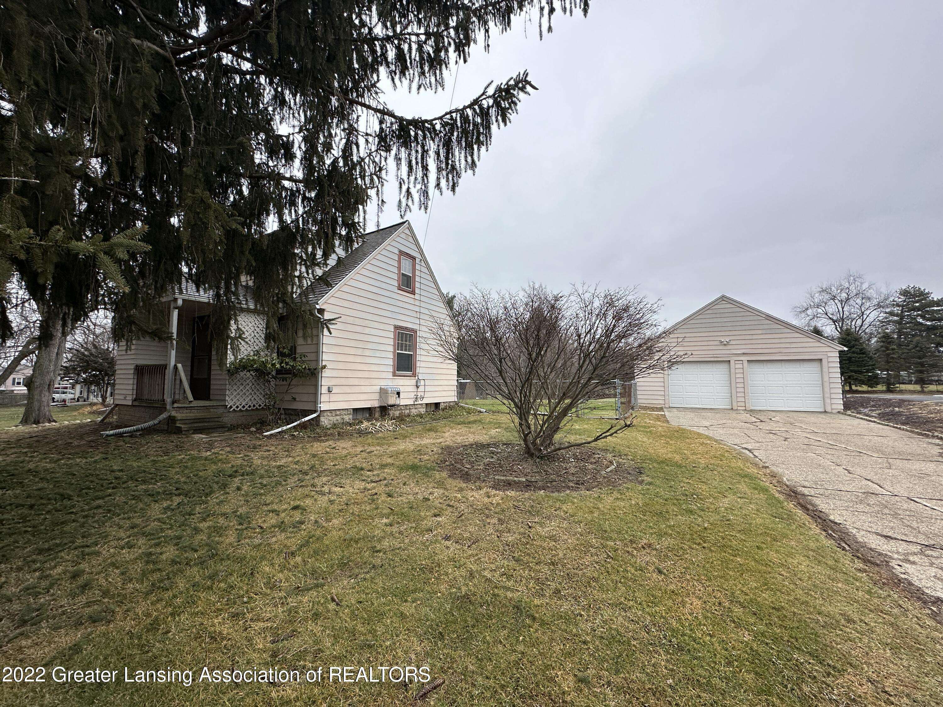 Lansing, MI 48910,1819 Fidelity Road, Lansing, MI 48910