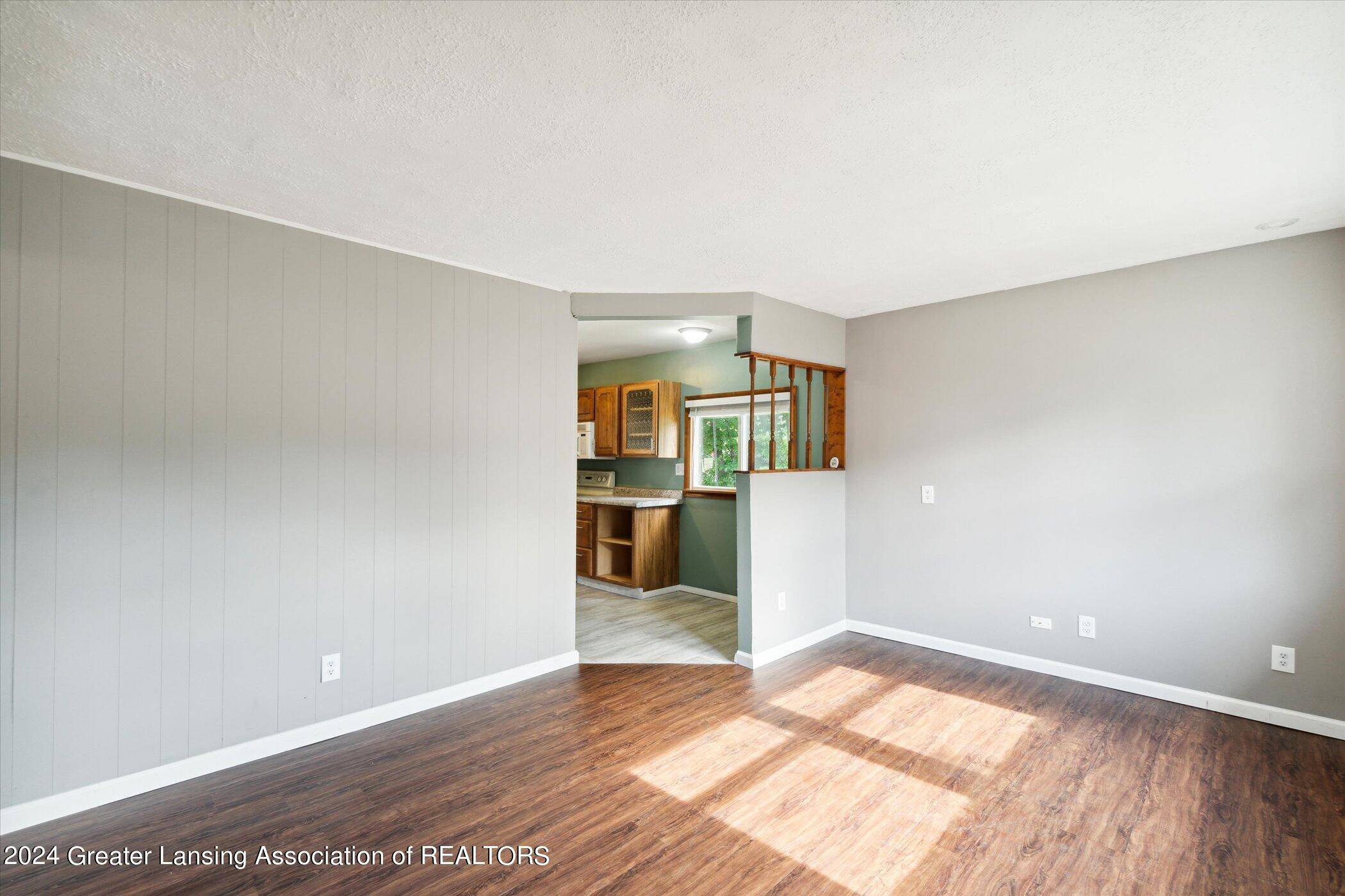Lansing, MI 48906,1265 Clark ST