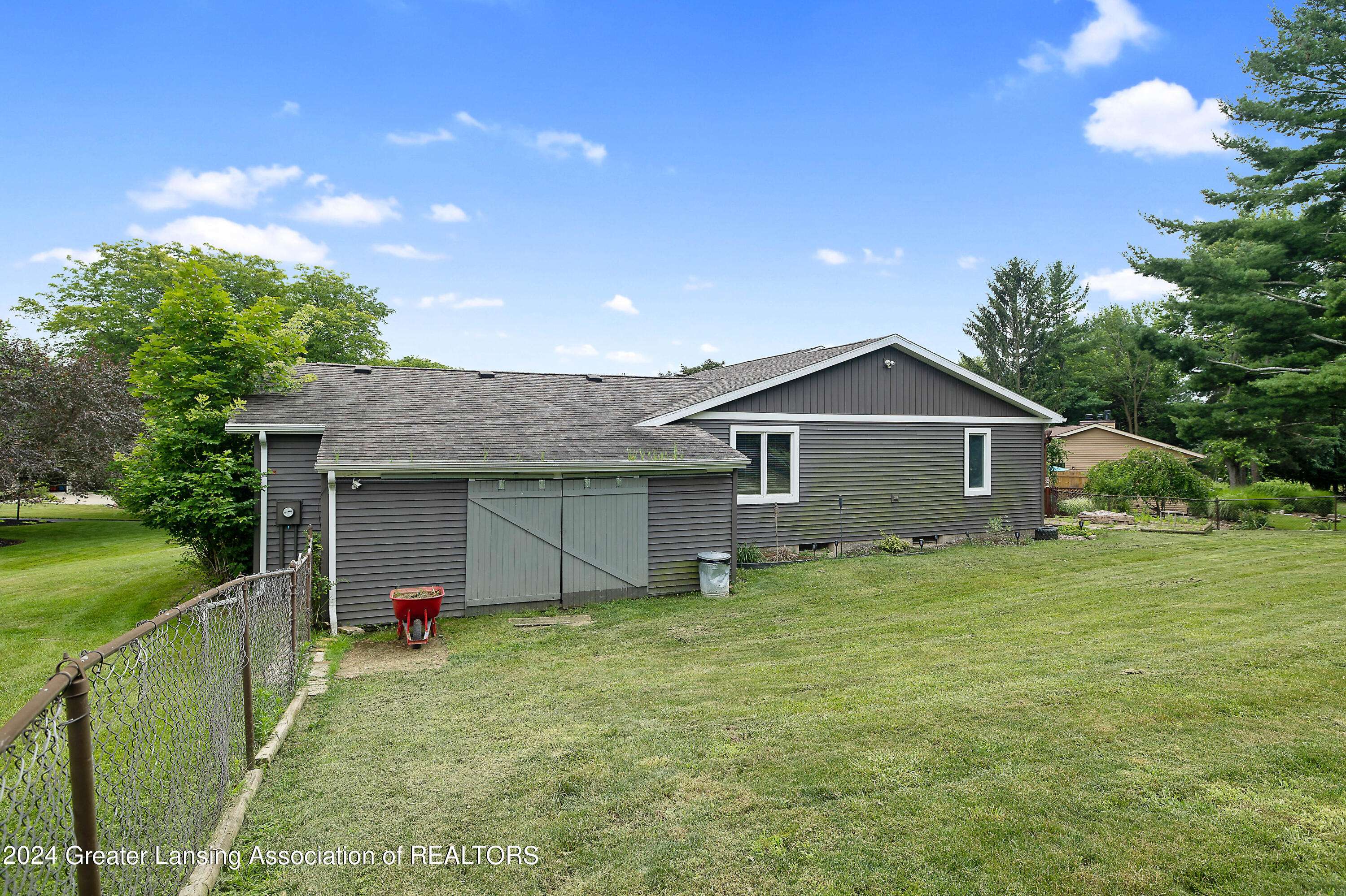Lansing, MI 48917,6302 Larocque CIR