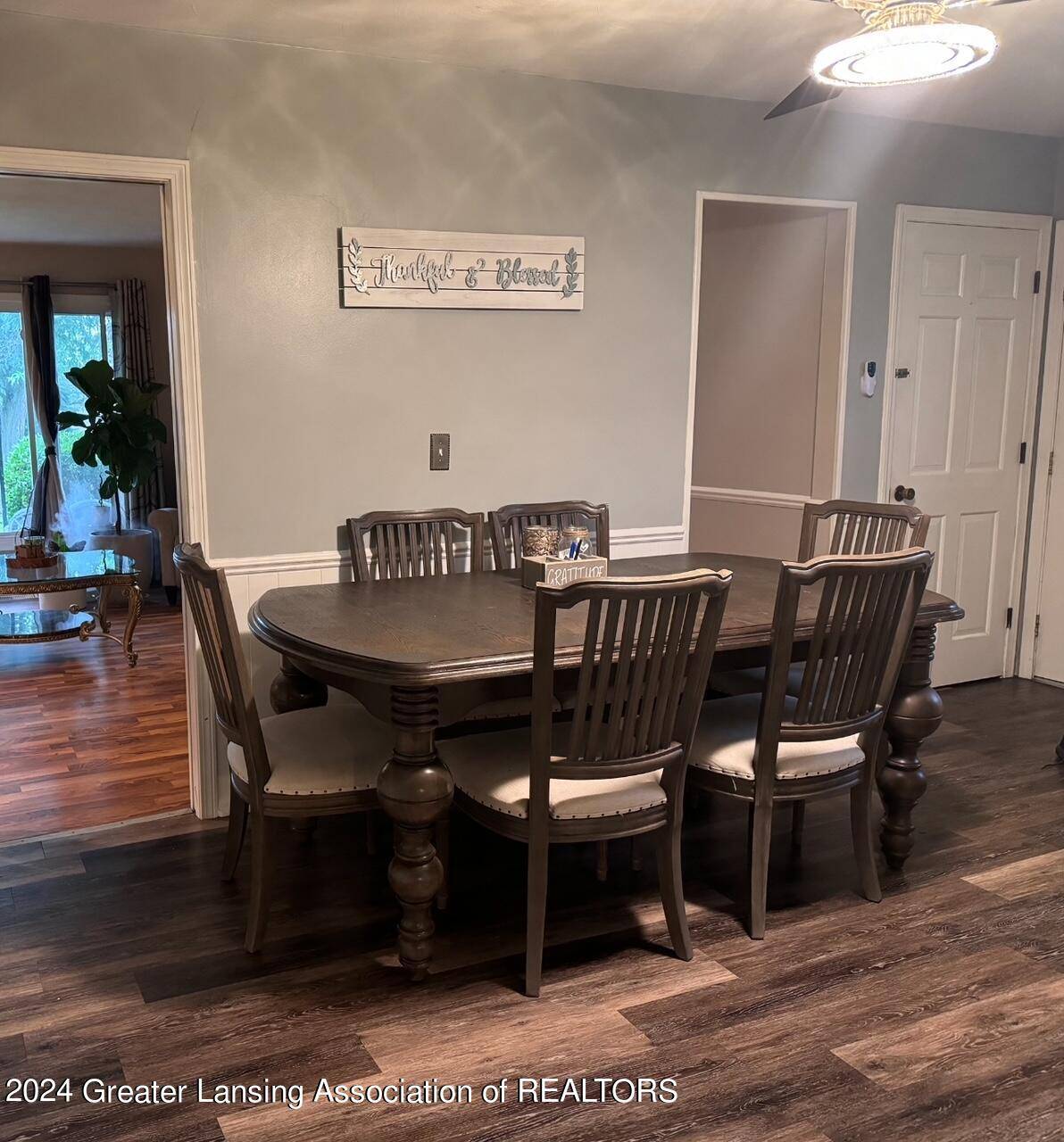 Lansing, MI 48917,909 London DR