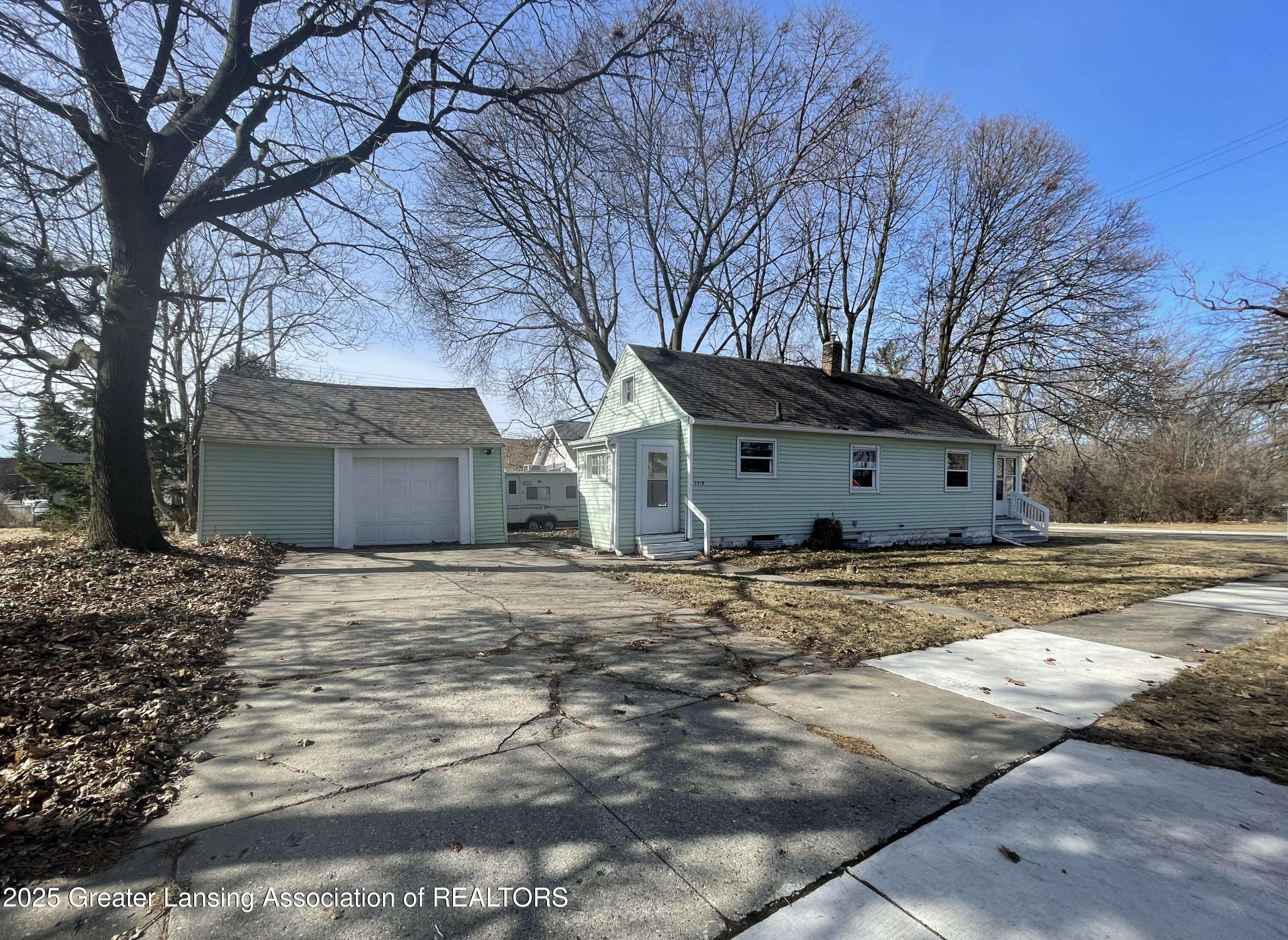 Lansing, MI 48910,2519 S Washington AVE