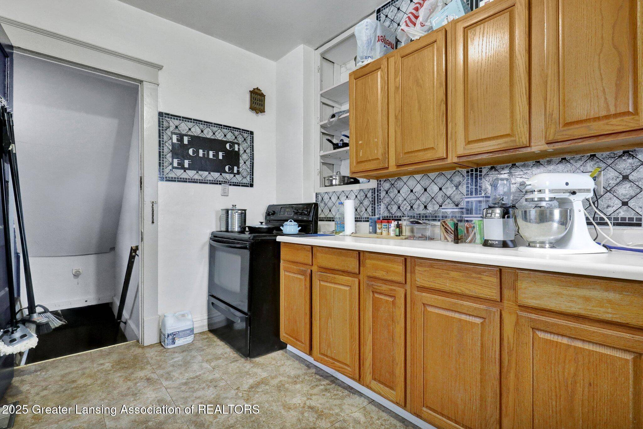 Lansing, MI 48915,1612 William ST