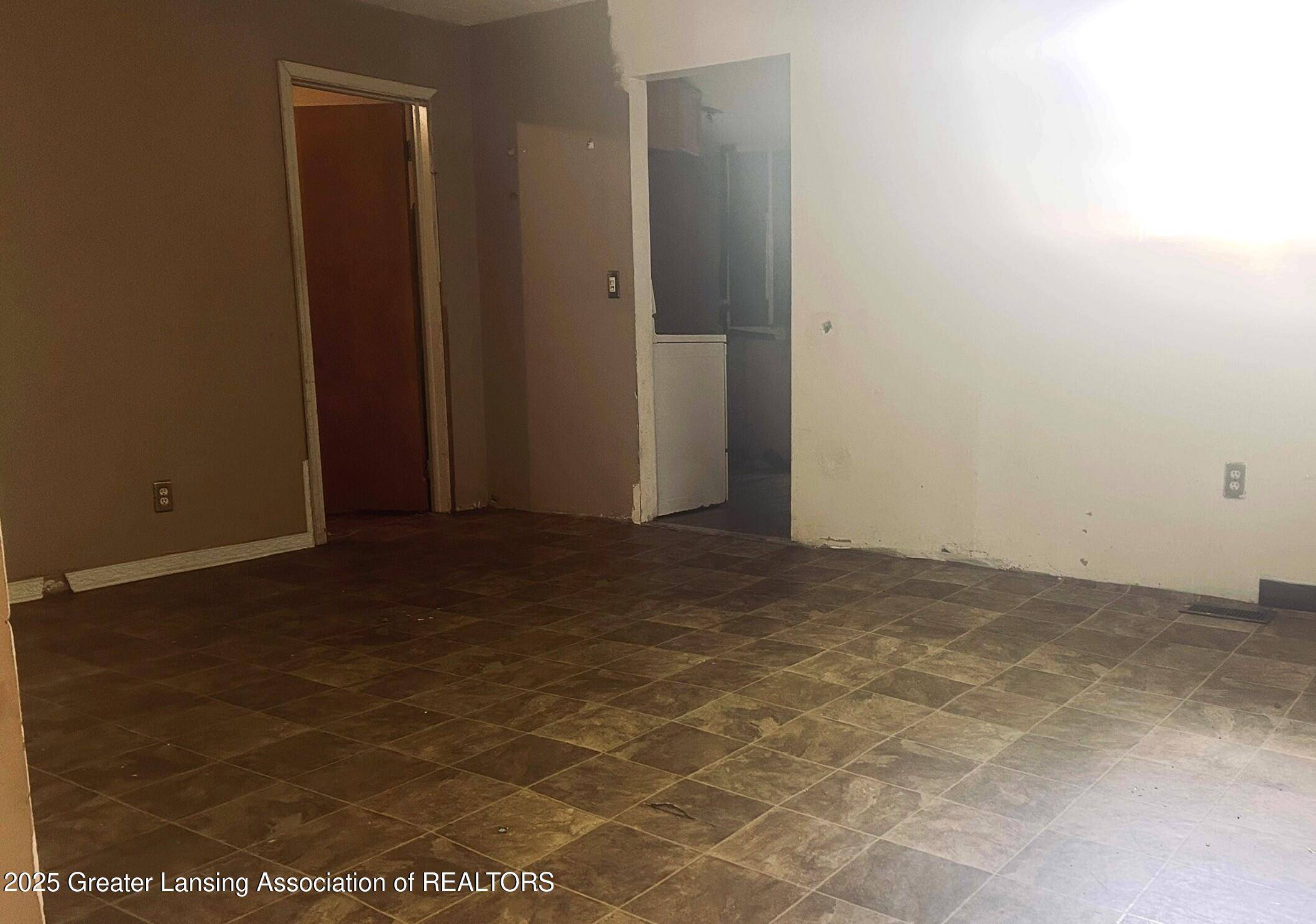 Lansing, MI 48910,3429 Lowcroft AVE