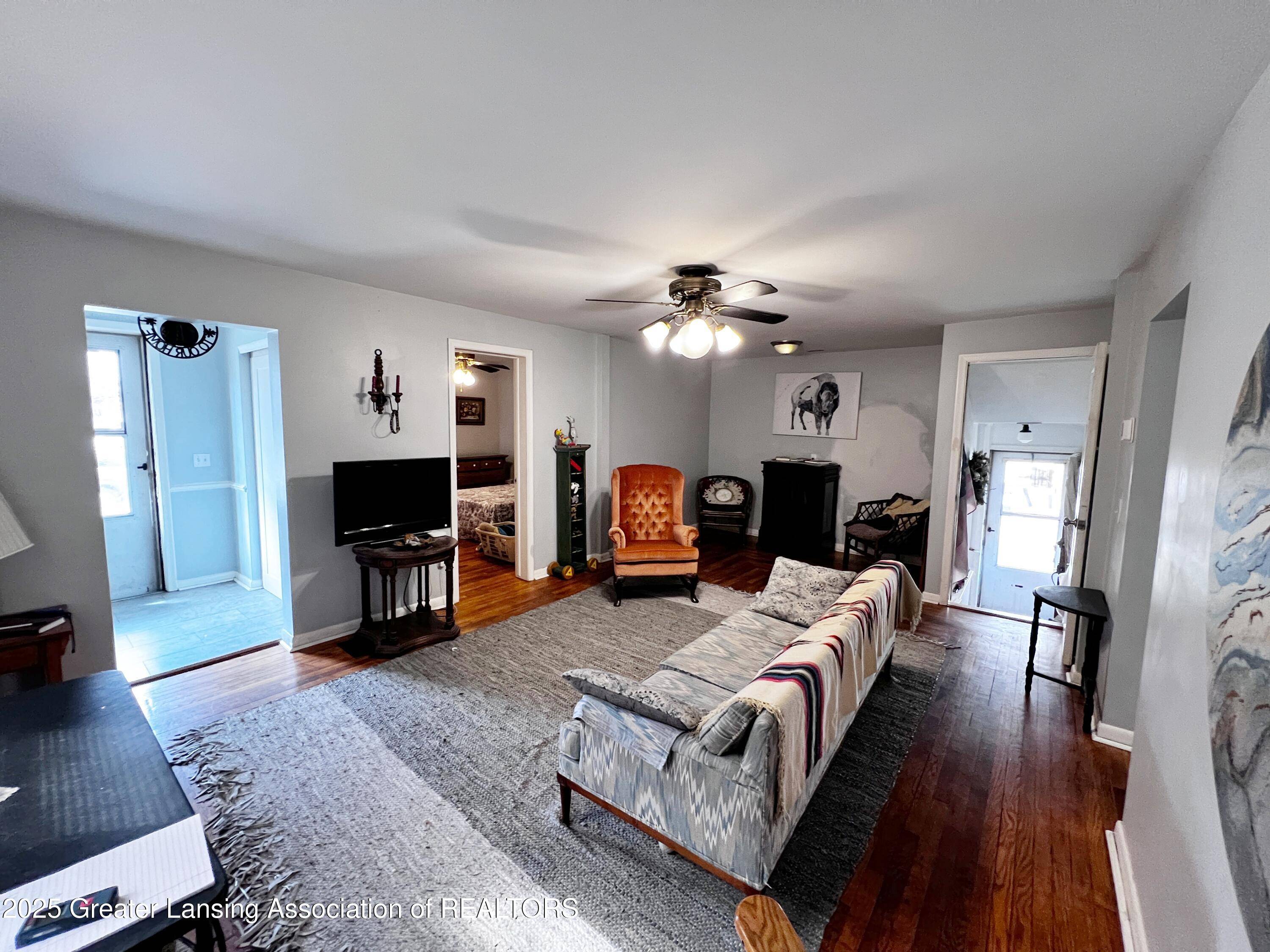 Lansing, MI 48915,916 Wisconsin AVE