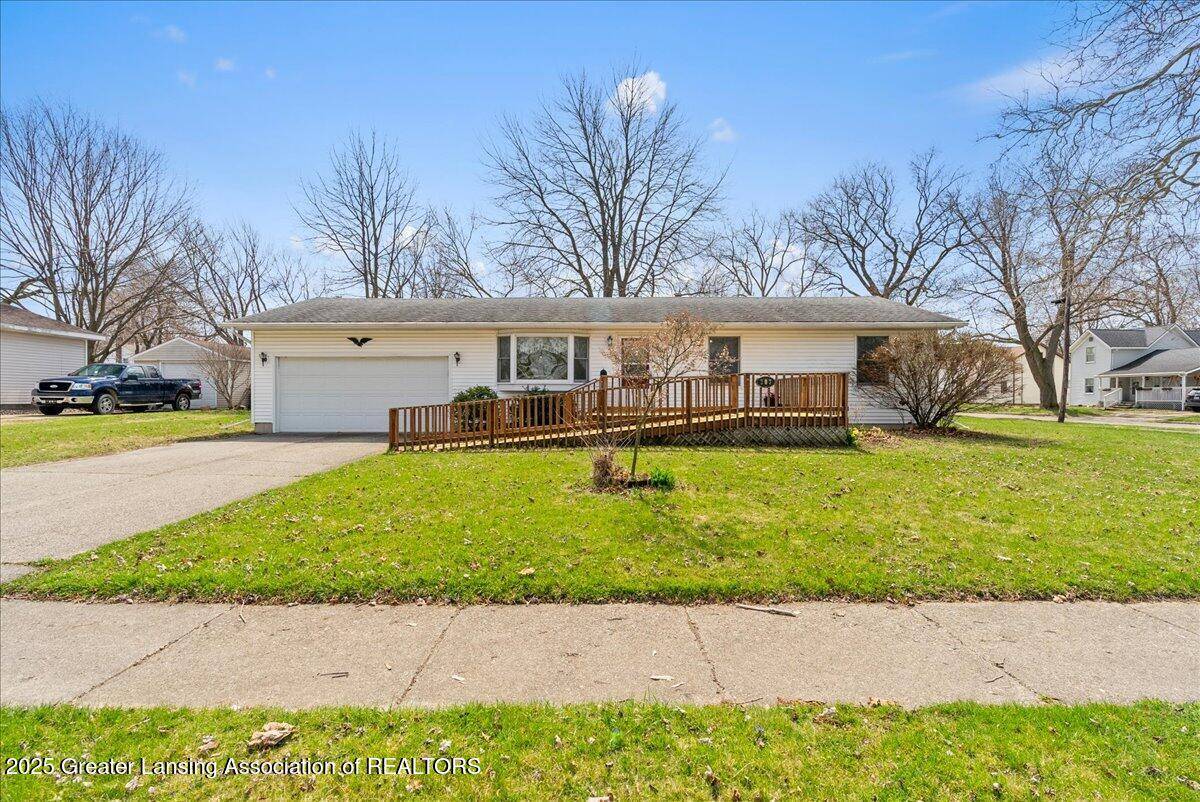 St. Johns, MI 48879,207 W Lincoln ST