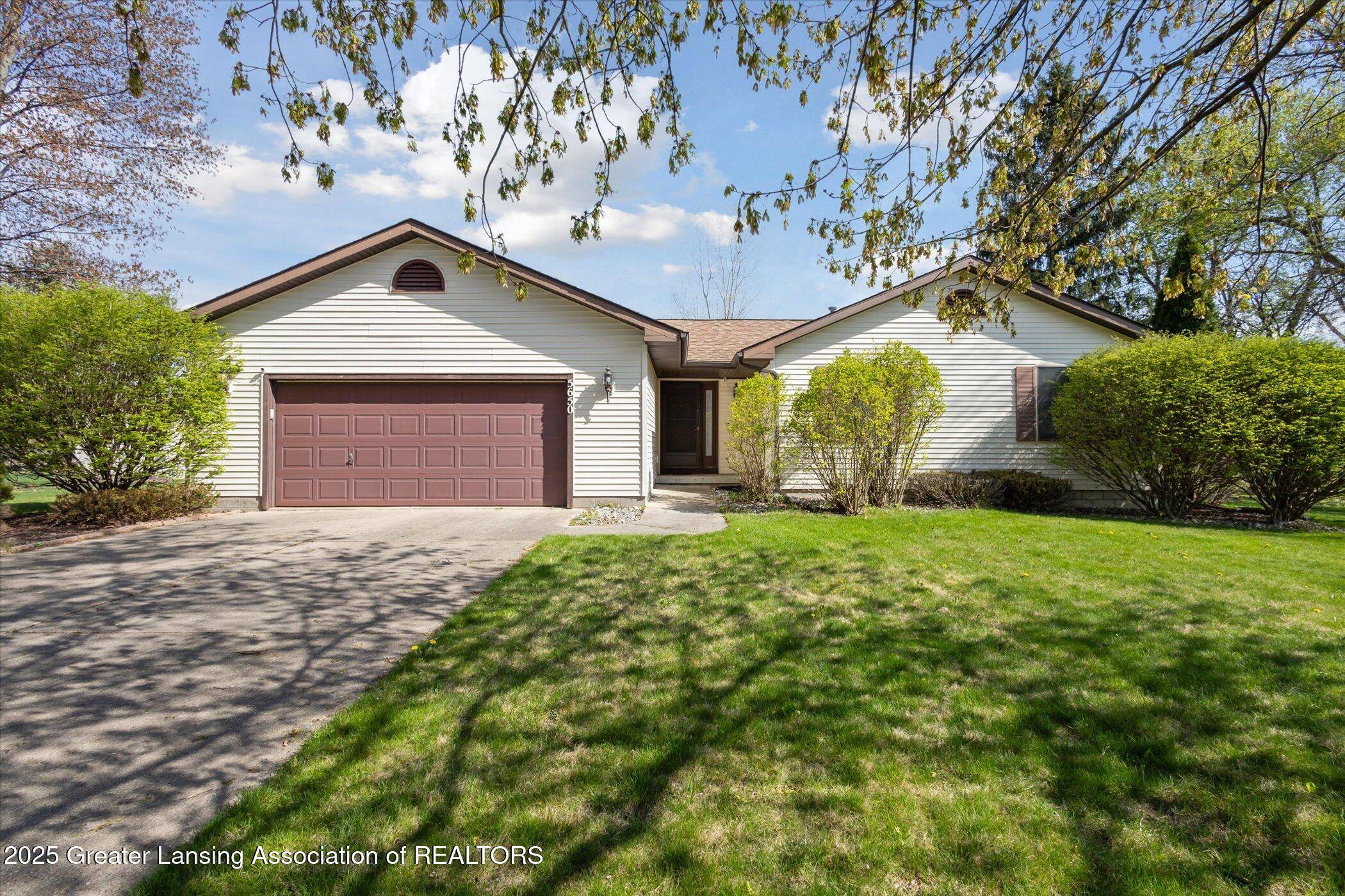 Holt, MI 48842,5650 Lochwoode CT